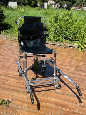 Lantai Lantai Alloy Aluminium Tepisi Lipat Dengan Kain PVC 4 Roda Dan 6 Pegang