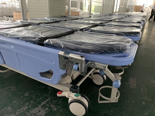 Harga yang bagus 86cm Penyesuaian Tinggi Troli Transfer Pasien Shifty Transfer Assist Trolley Perawatan Medis on line
