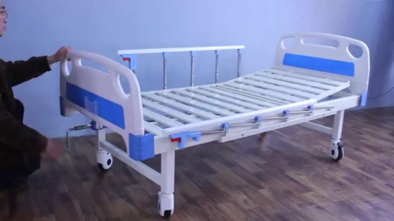 Harga yang bagus 2150mm 750mm Multi Fungsi Manual Tempat Tidur Rumah Sakit 3 Engkol Ruang Pasien on line